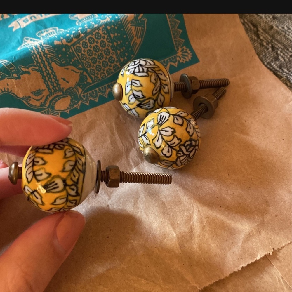 3 Ceramic Knobs from World Market - Picture 3 of 3